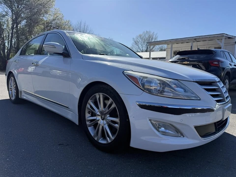 2012 Hyundai Genesis - Image 2 of 20