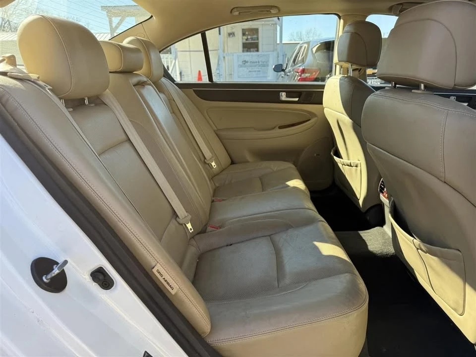 2012 Hyundai Genesis - Image 18 of 20
