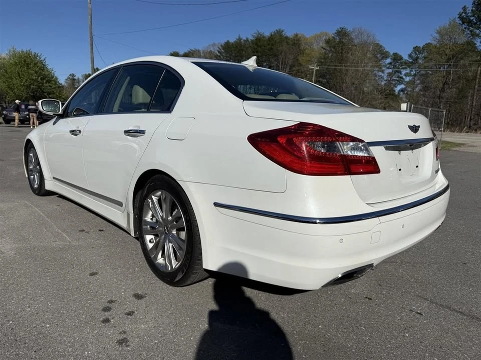 2012 Hyundai Genesis - Image 5 of 20