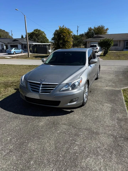 2012 Hyundai Genesis - Image 14 of 15