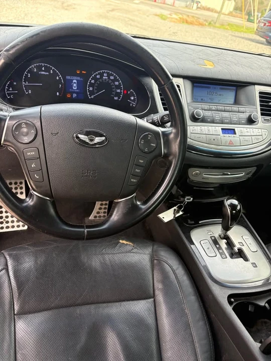 2012 Hyundai Genesis - Image 5 of 7