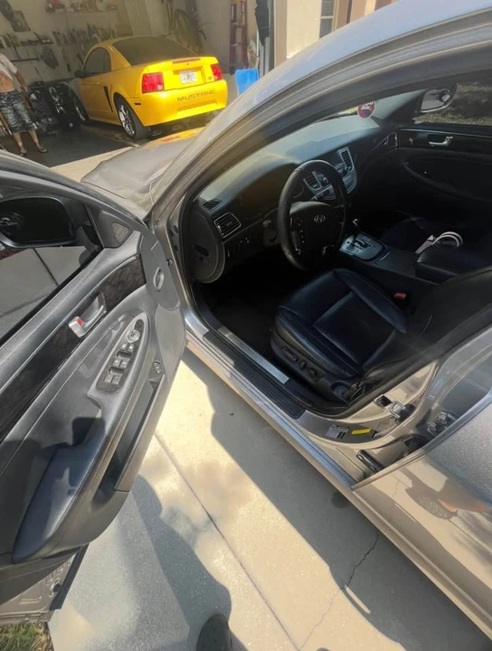 2012 Hyundai Genesis - Image 4 of 5