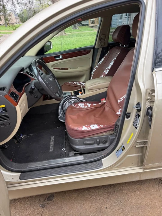 2012 Hyundai Genesis - Image 6 of 9
