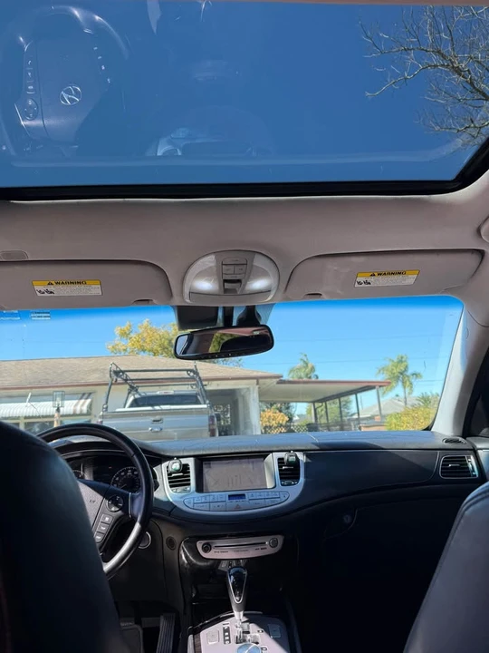 2012 Hyundai Genesis - Image 6 of 15