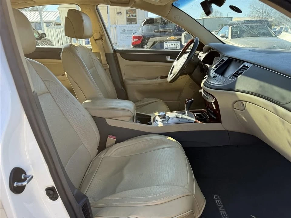 2012 Hyundai Genesis - Image 10 of 20
