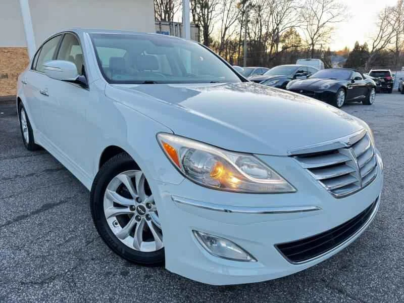 2012 Hyundai Genesis - Image 8 of 9