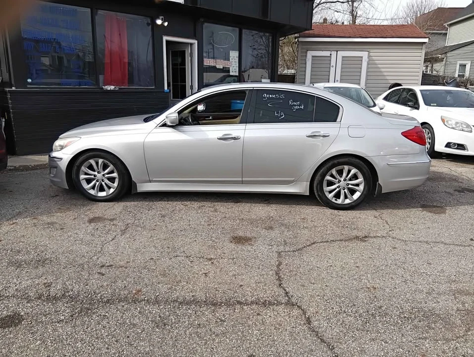 2012 Hyundai Genesis - Image 15 of 19