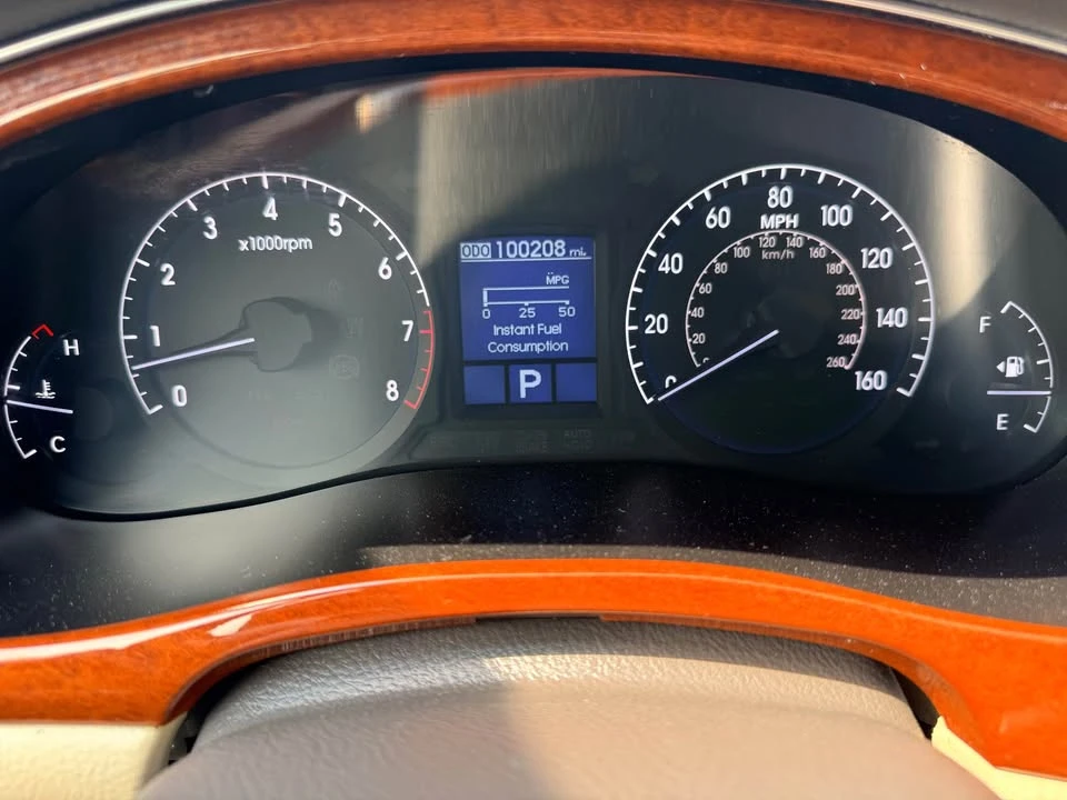 2012 Hyundai Genesis - Image 16 of 16