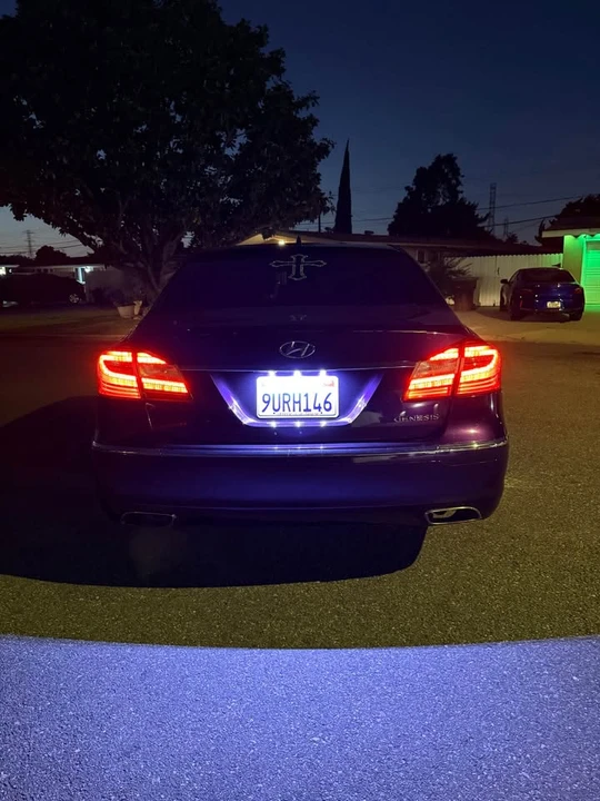 2012 Hyundai Genesis - Image 18 of 20