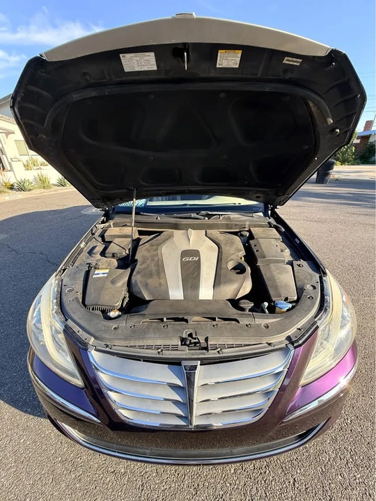 2012 Hyundai Genesis - Image 15 of 20