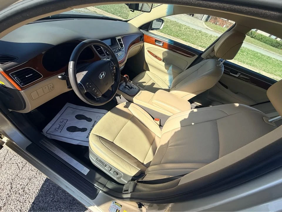 2012 Hyundai Genesis - Image 14 of 16