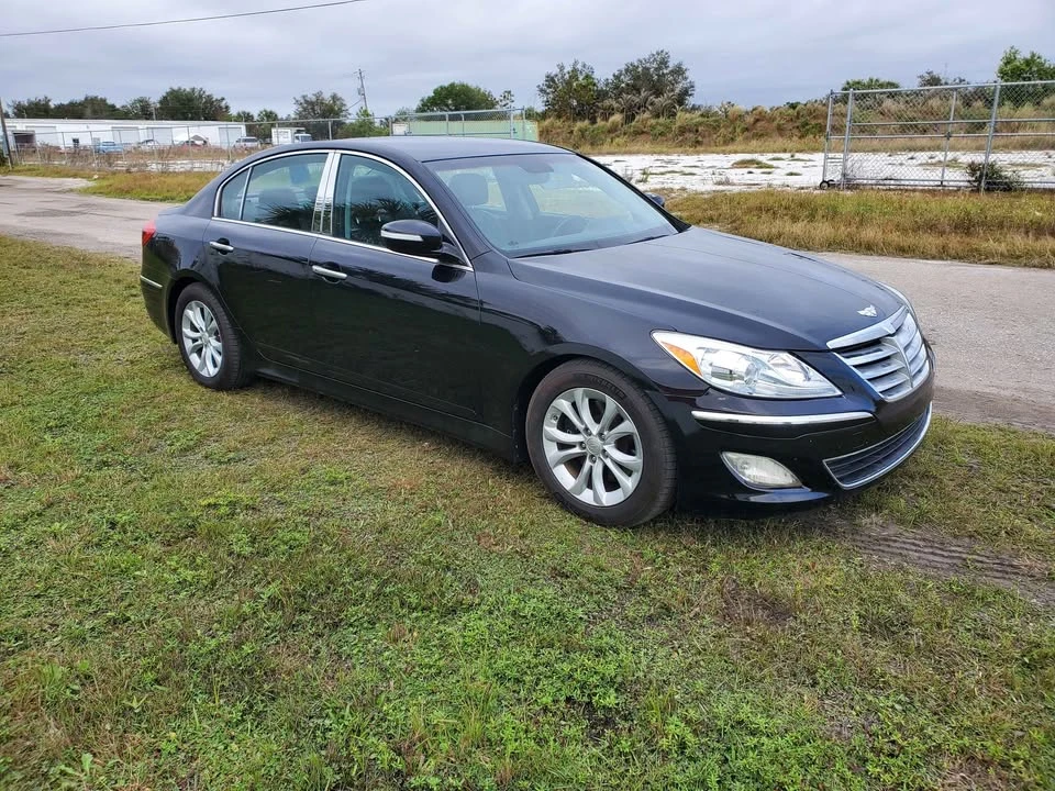 2012 Hyundai Genesis - Image 9 of 12