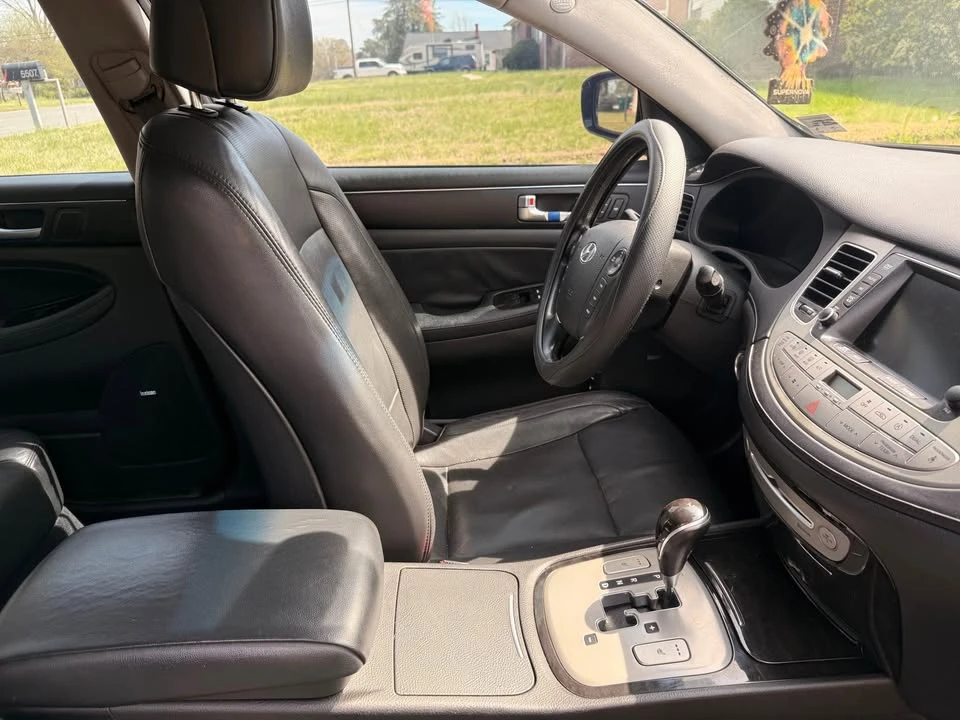 2012 Hyundai Genesis - Image 18 of 20