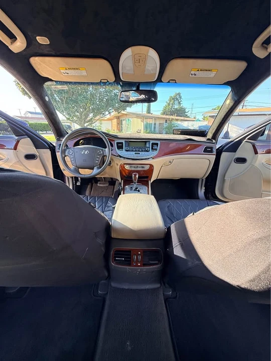 2012 Hyundai Genesis - Image 13 of 20