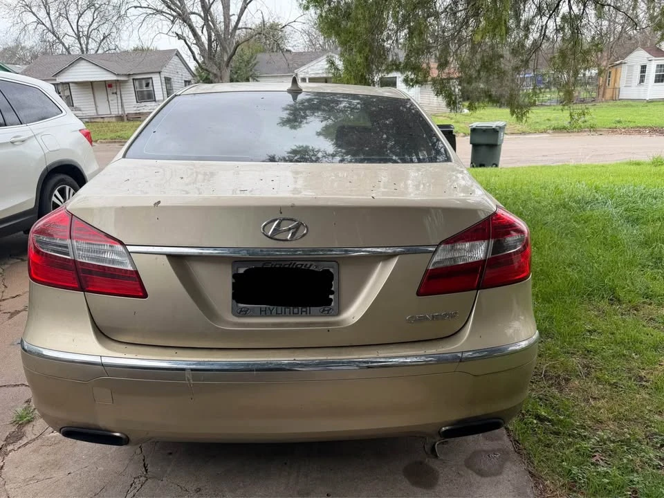 2012 Hyundai Genesis - Image 5 of 9