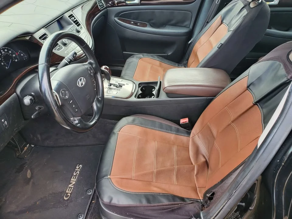 2012 Hyundai Genesis - Image 11 of 12