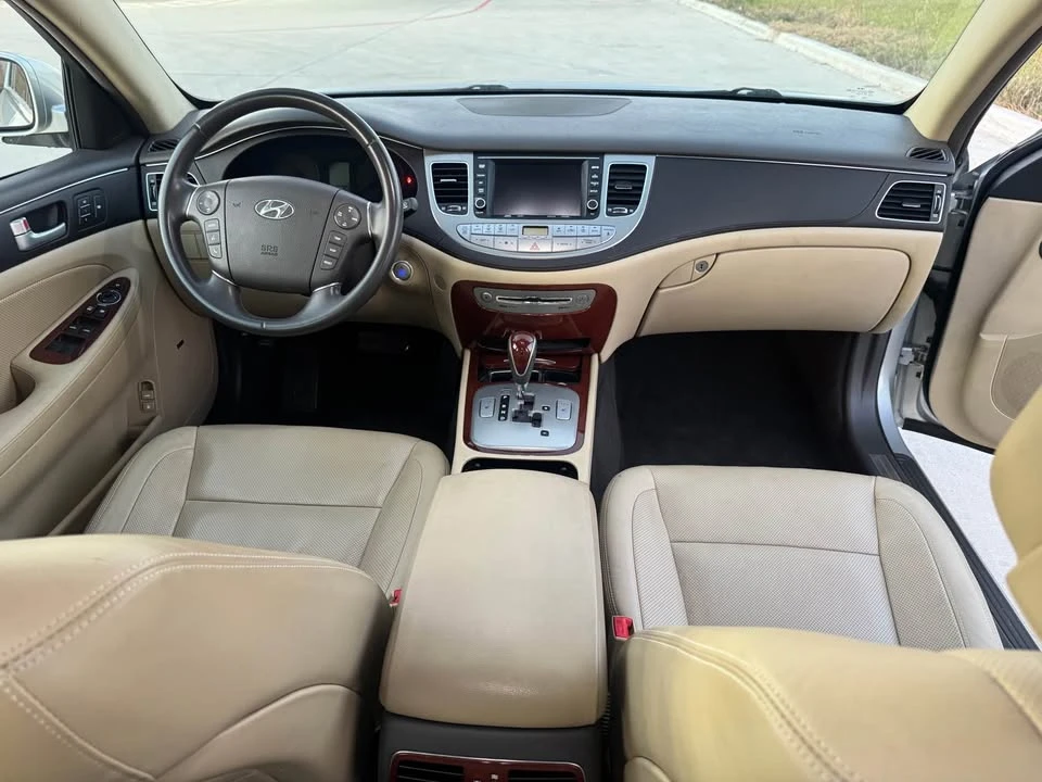 2012 Hyundai Genesis - Image 6 of 14