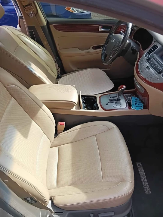 2012 Hyundai Genesis - Image 8 of 19