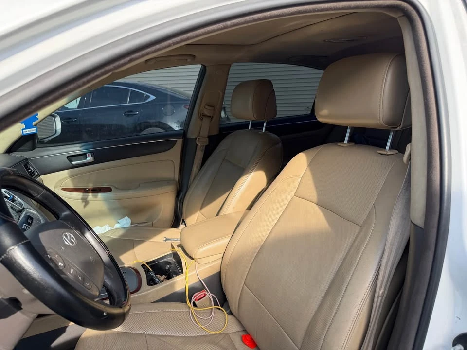2012 Hyundai Genesis - Image 9 of 9