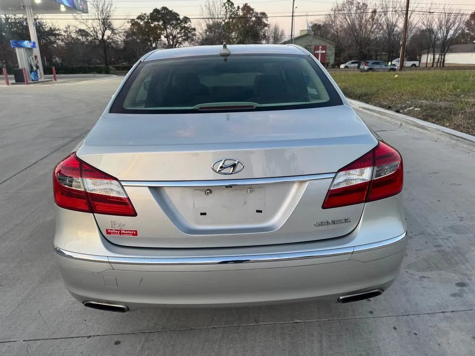2012 Hyundai Genesis - Image 14 of 14