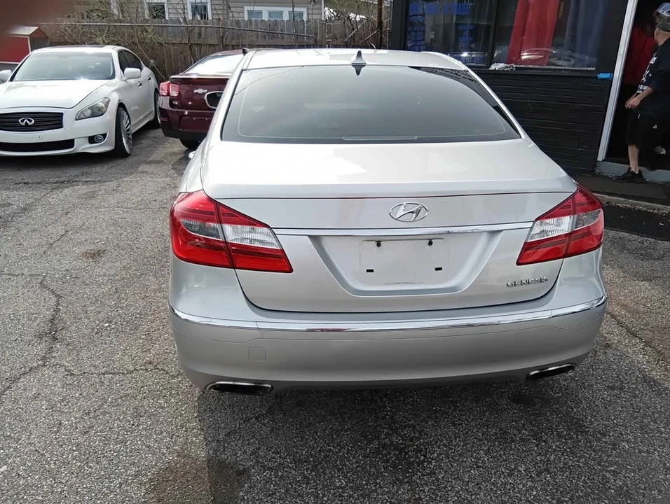 2012 Hyundai Genesis - Image 16 of 19