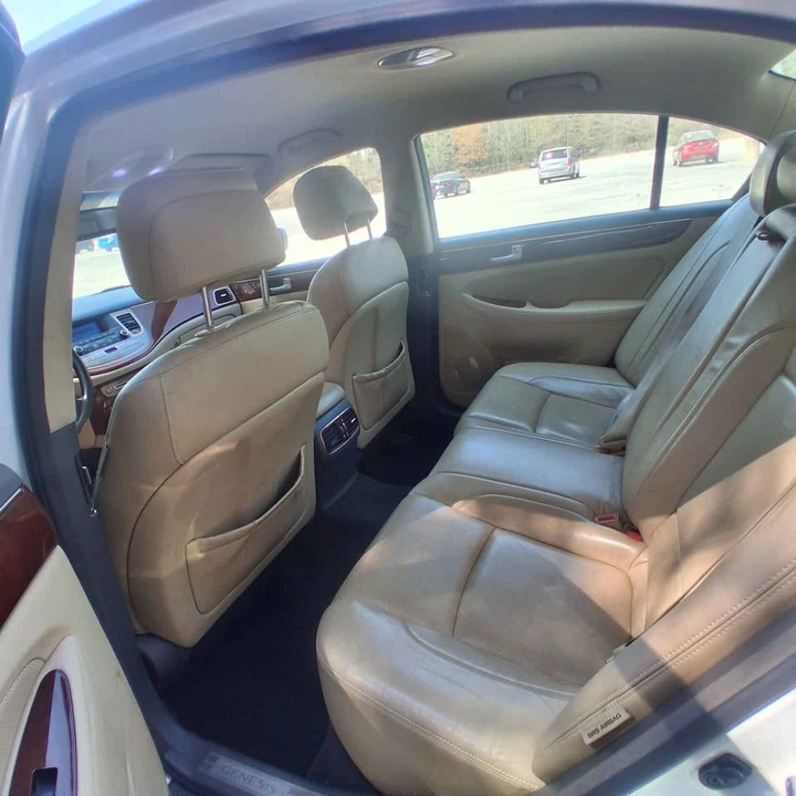 2012 Hyundai Genesis - Image 7 of 7