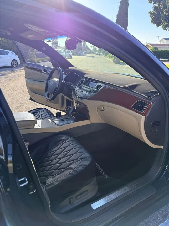 2012 Hyundai Genesis - Image 6 of 20