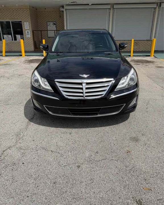 2012 Hyundai Genesis - Image 2 of 10