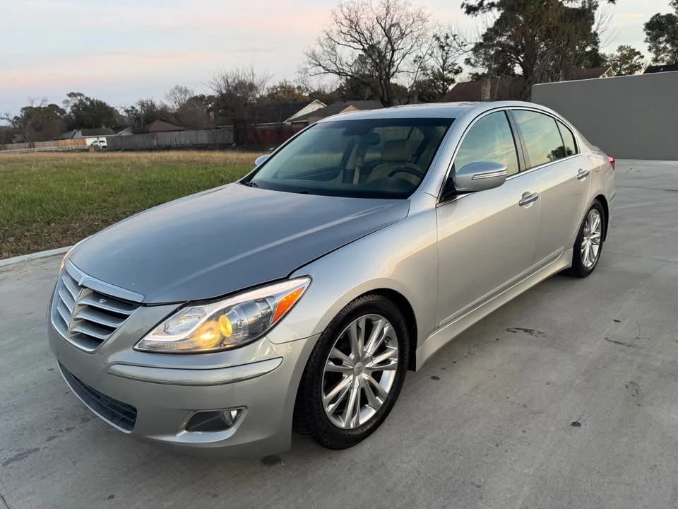 2012 Hyundai Genesis - Image 2 of 14