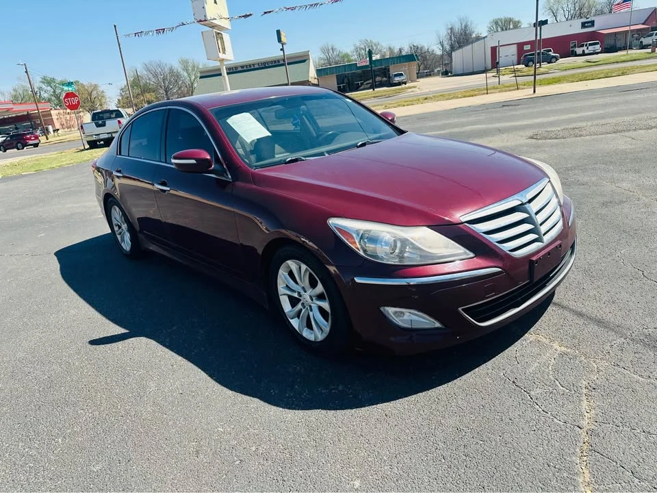 2012 Hyundai Genesis - Image 9 of 16