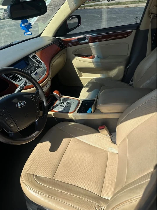 2012 Hyundai Genesis - Image 12 of 16
