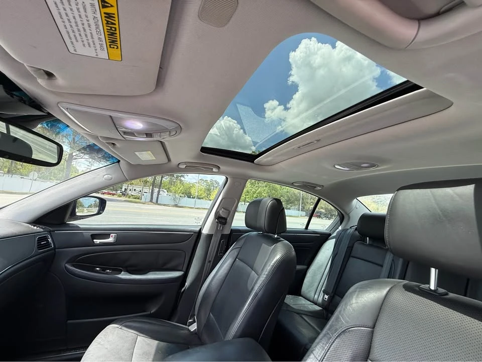 2012 Hyundai Genesis - Image 10 of 11