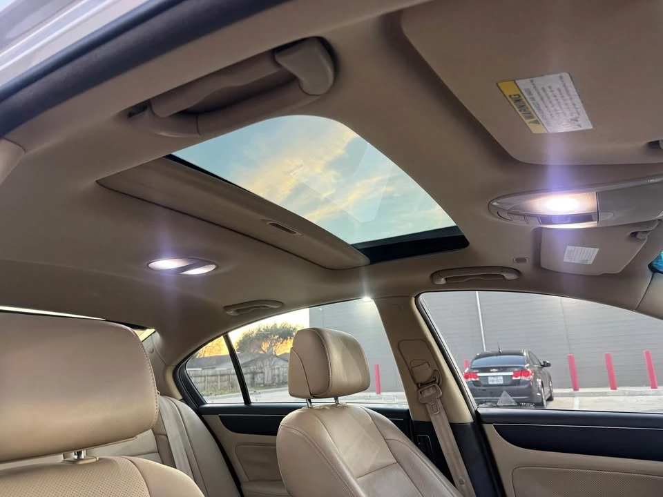 2012 Hyundai Genesis - Image 7 of 14