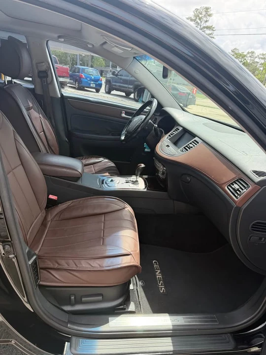 2012 Hyundai Genesis - Image 7 of 10