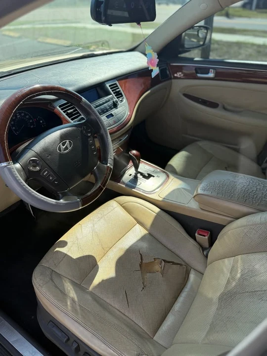 2012 Hyundai Genesis - Image 4 of 10