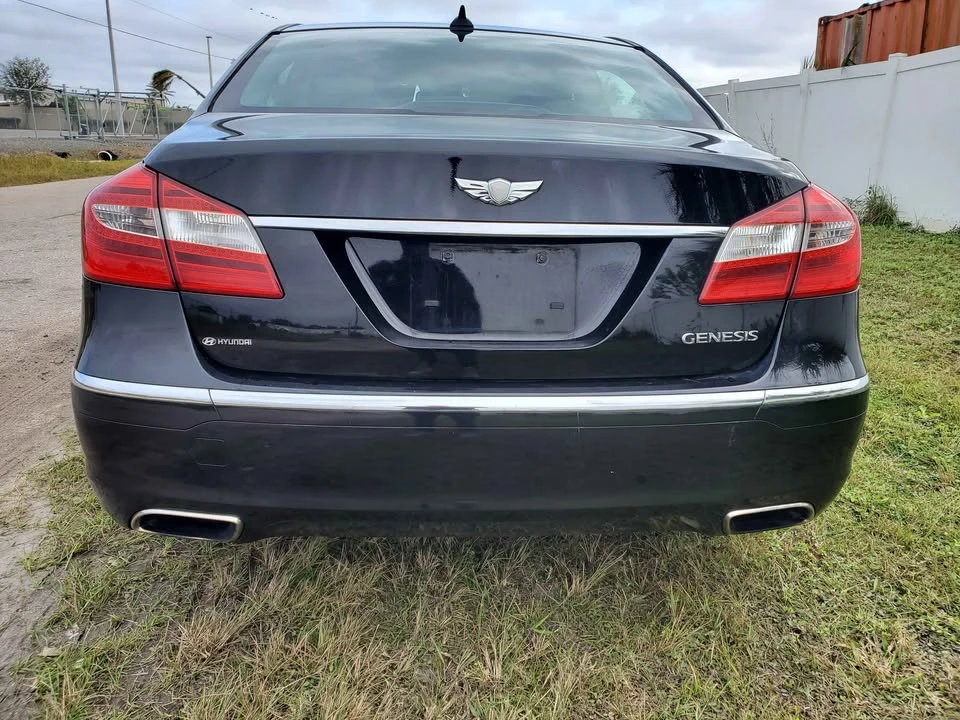 2012 Hyundai Genesis - Image 4 of 12