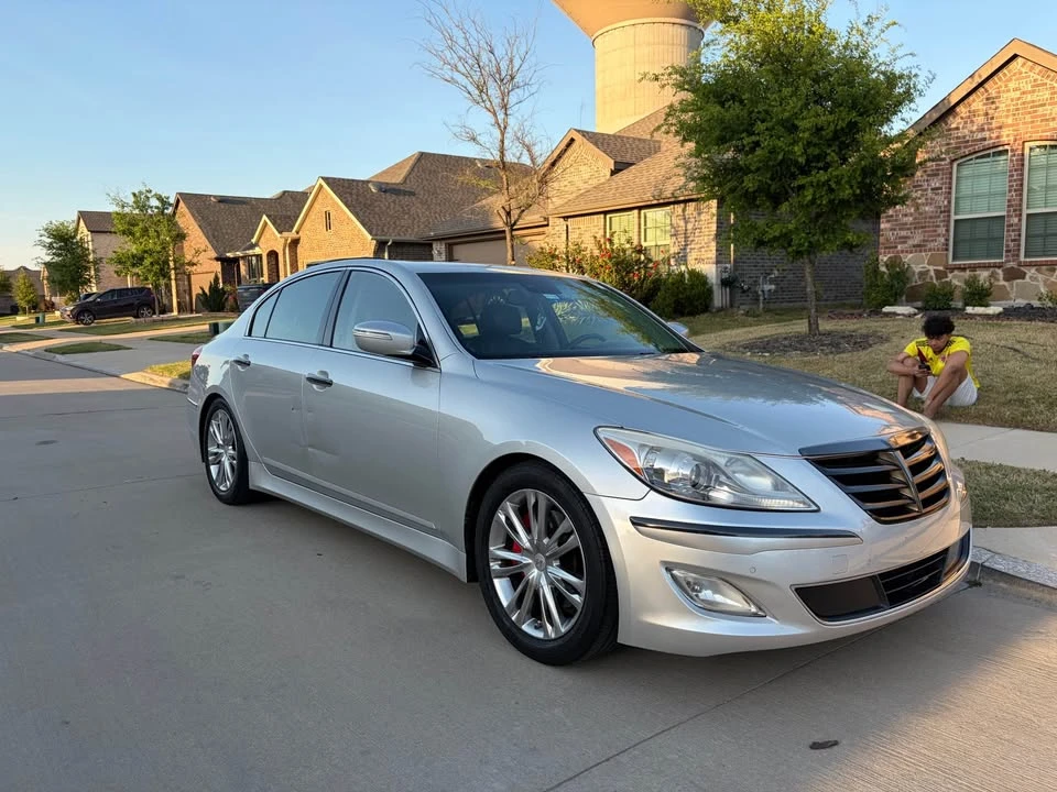 2012 Hyundai Genesis - Image 3 of 8