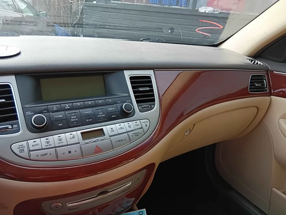 2012 Hyundai Genesis - Image 13 of 19