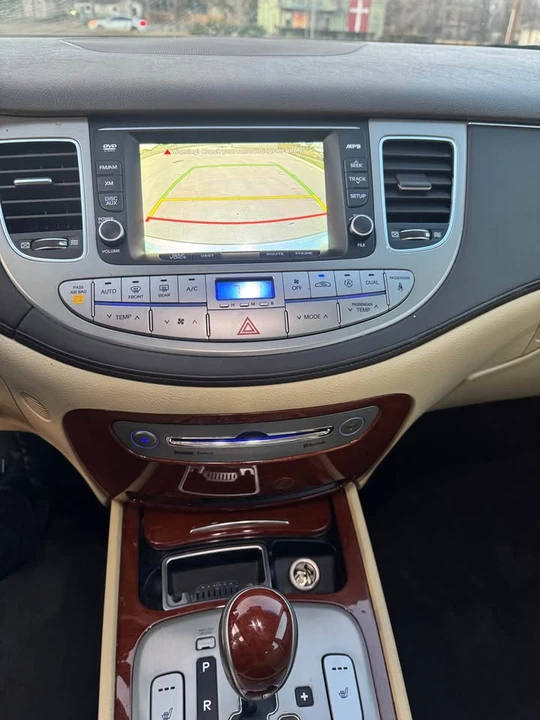 2012 Hyundai Genesis - Image 10 of 14