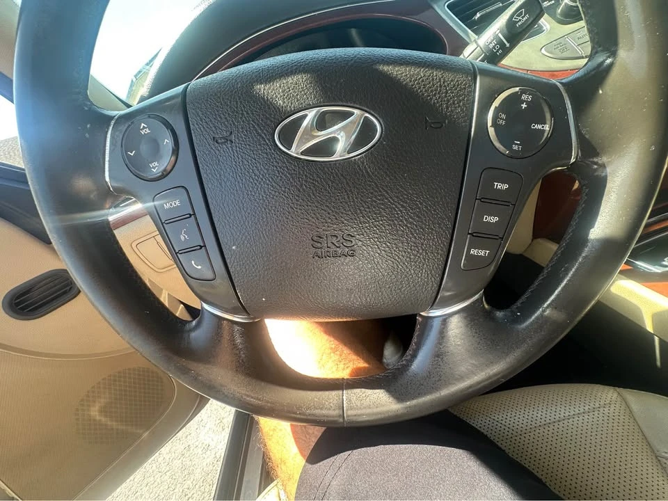 2012 Hyundai Genesis - Image 14 of 16