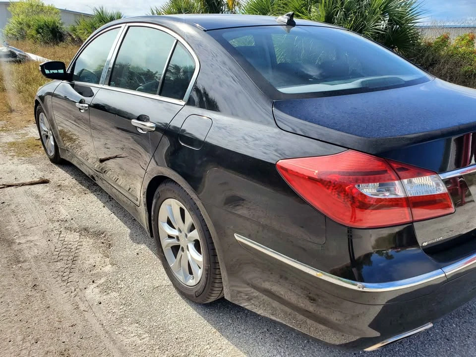 2012 Hyundai Genesis - Image 5 of 9