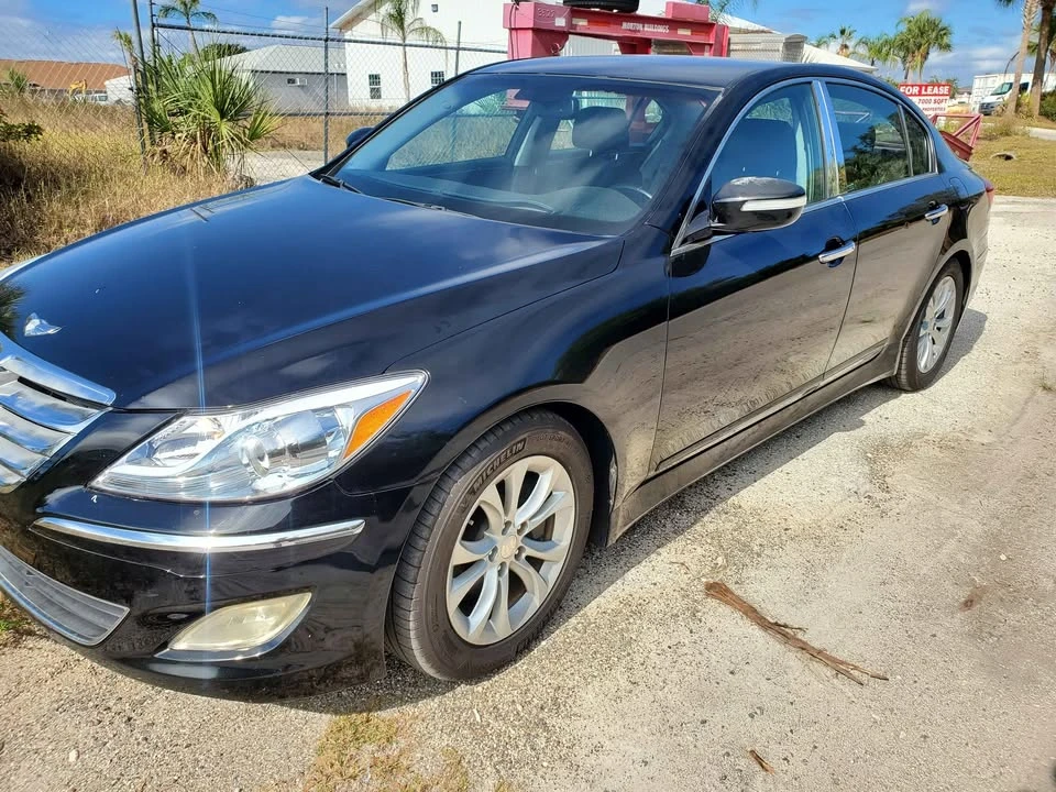 2012 Hyundai Genesis - Image 6 of 9