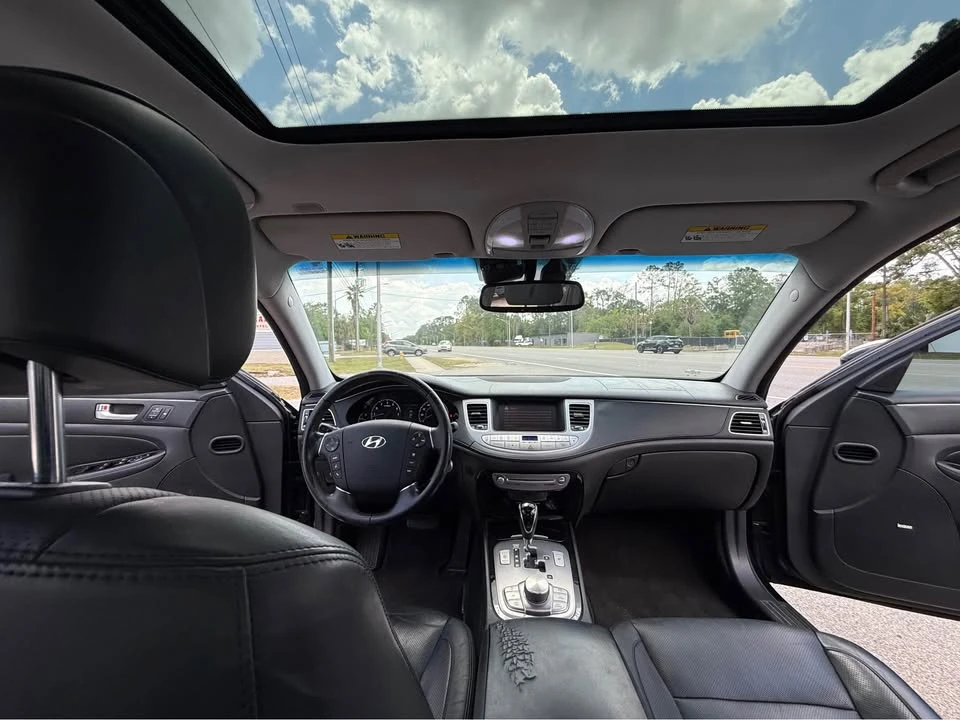 2012 Hyundai Genesis - Image 7 of 11