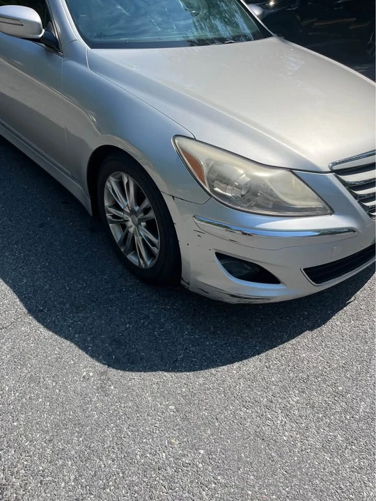 2012 Hyundai Genesis - Image 13 of 18