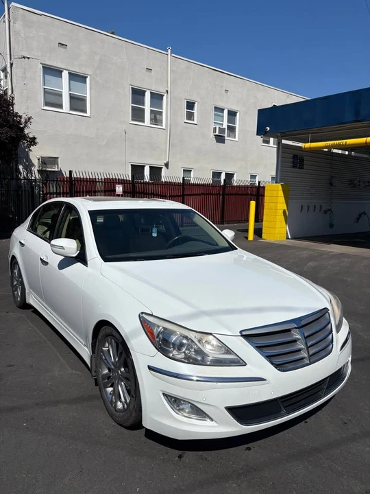 2012 Hyundai Genesis - Image 4 of 12