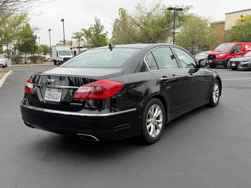 2012 Hyundai Genesis - Image 5 of 14