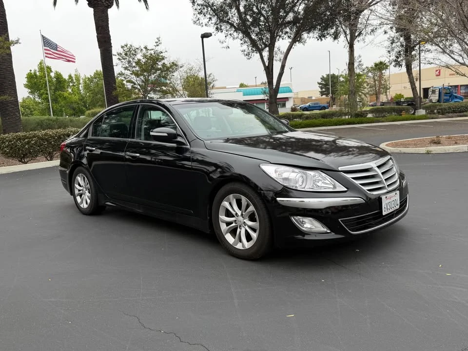 2012 Hyundai Genesis - Image 7 of 14