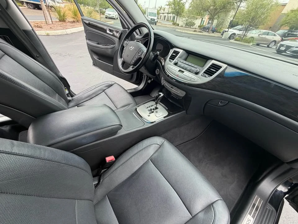 2012 Hyundai Genesis - Image 11 of 14