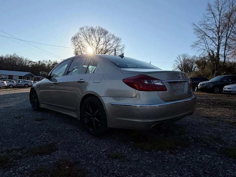2012 Hyundai Genesis - Image 5 of 15