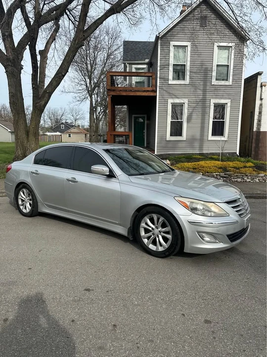 2012 Hyundai Genesis - Image 16 of 20